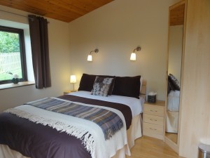 Chocolate bedroom - Lon Lodges self catering cottage holidays