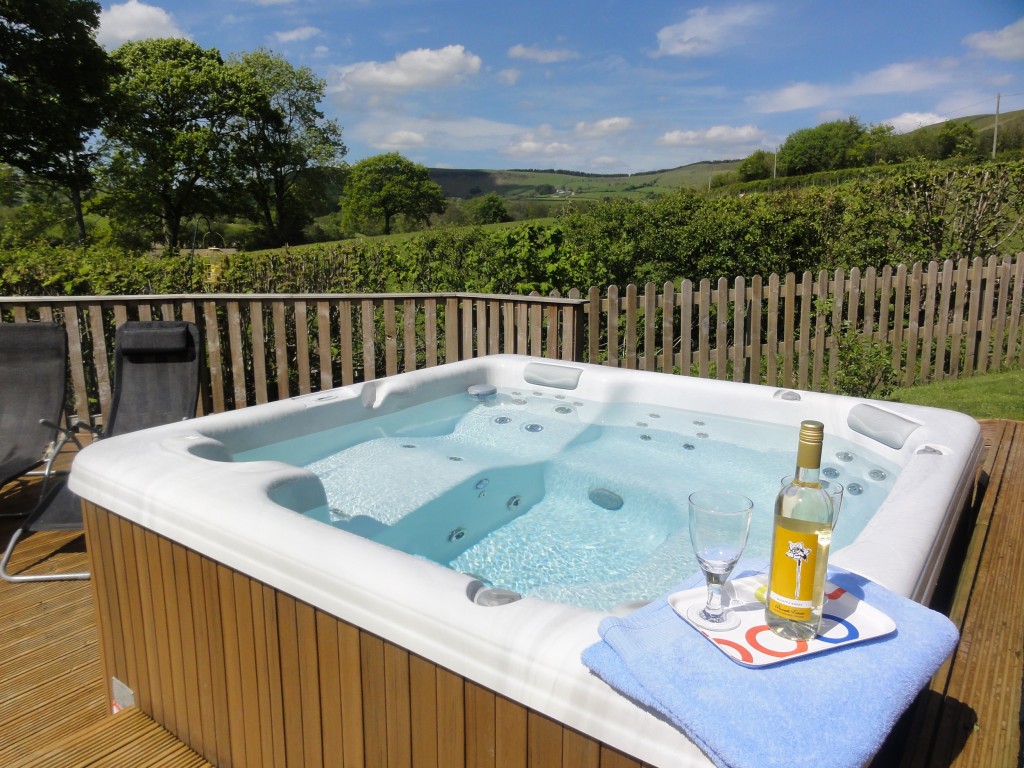 5 star luxury spa breaks in Powys, Mid Wales Lon Lodges Photo Gallery