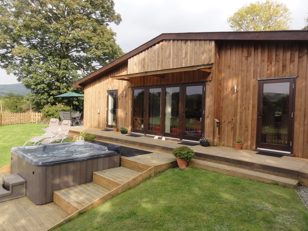 Lon Lodges Cottages In Wales With Hot Tubs